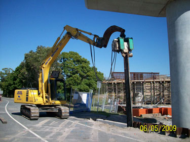 sheetpiling_under_bridge